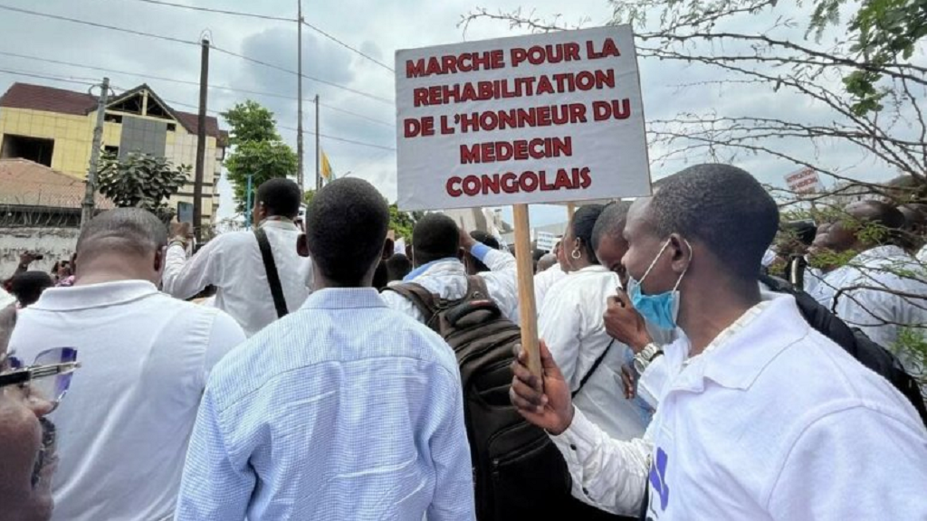 RDC: manifestation de médecins après une attaque contre des structures de santé